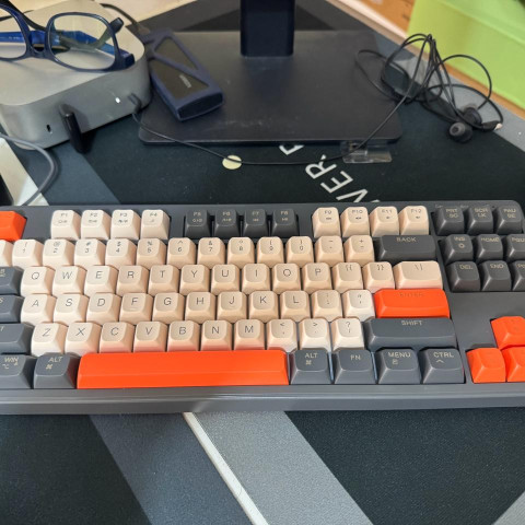 FreeWolf - WiFi - Bluetooth Keyboard